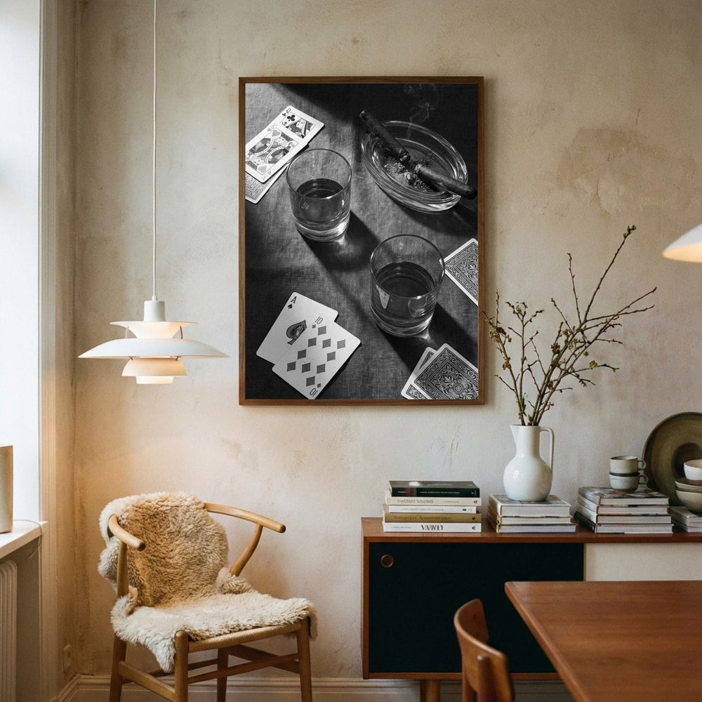 Poster mit Whiskey, Karten und Zigarren