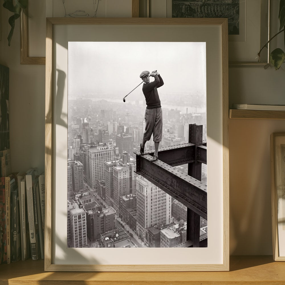 Poster mit Golfschwung vor Wolkenkratzern