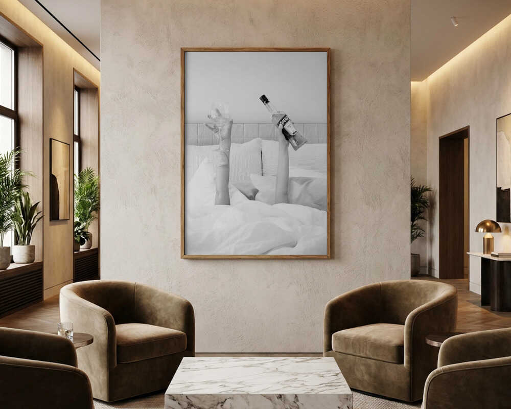 Aperol im Bett – zurückhaltendes Poster