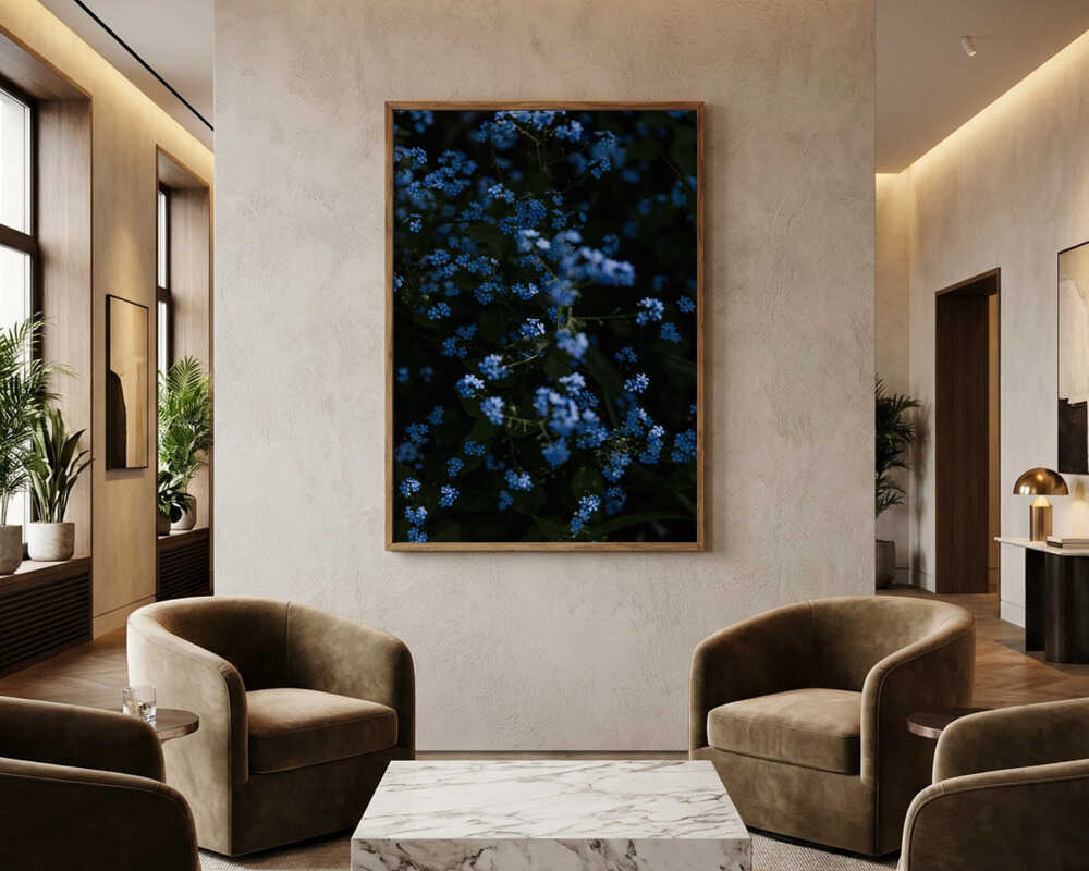 Poster mit ruhigen blauen Blumen