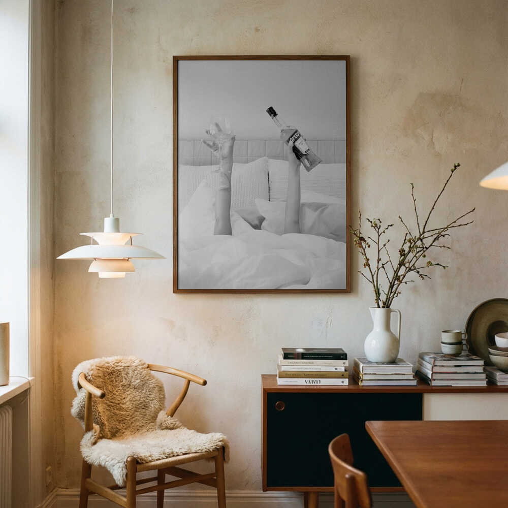 Aperol im Bett – zurückhaltendes Poster