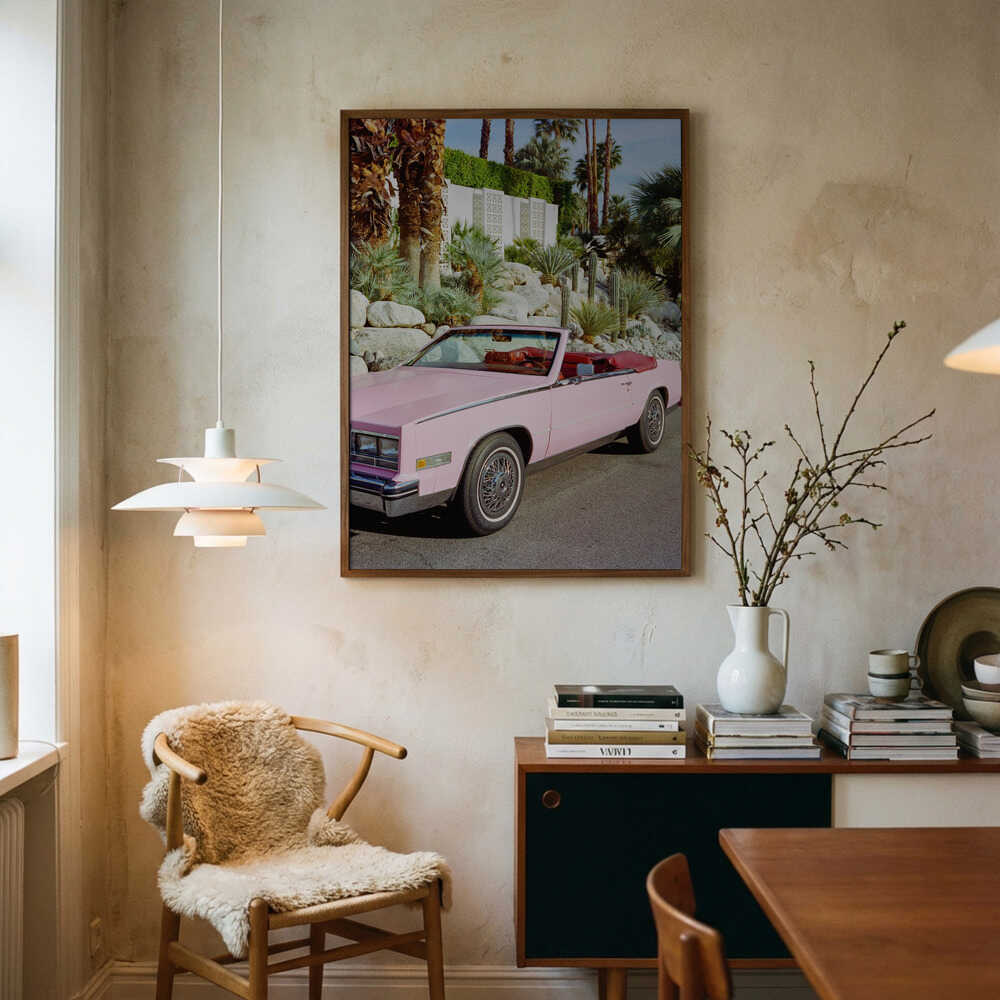 Ikonisches rosafarbenes Cabriolet – Poster