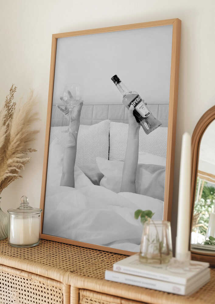Aperol im Bett – zurückhaltendes Poster