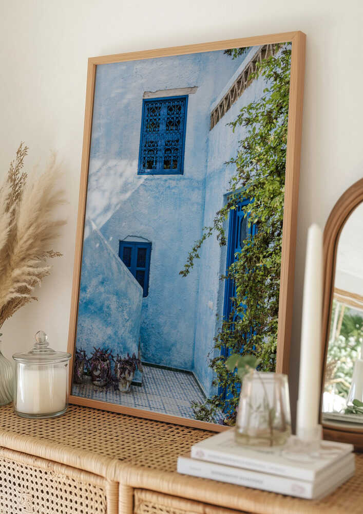 Blauer mediterraner Innenhof Poster