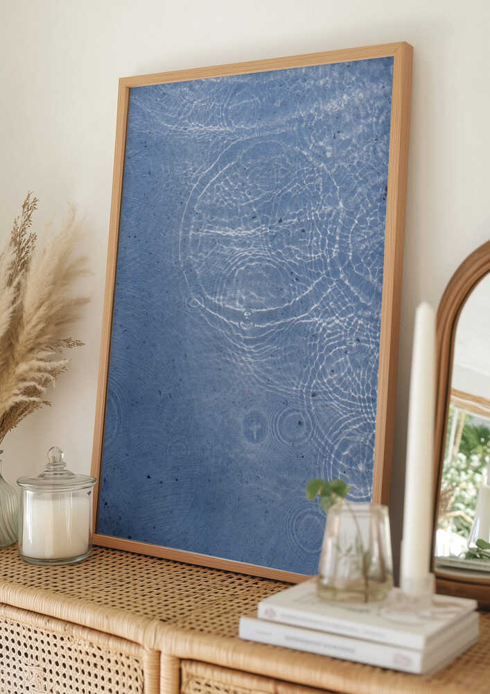 Ruhige blaue Wasserwellen Poster