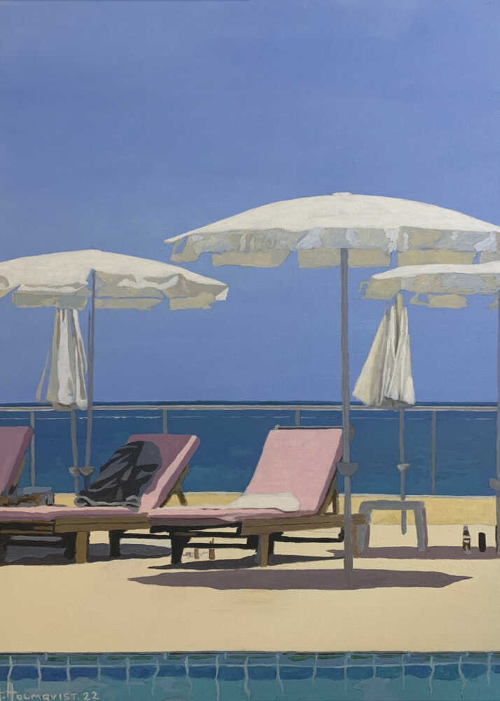 Poster mit Sonnenliegen am Sommerstrand