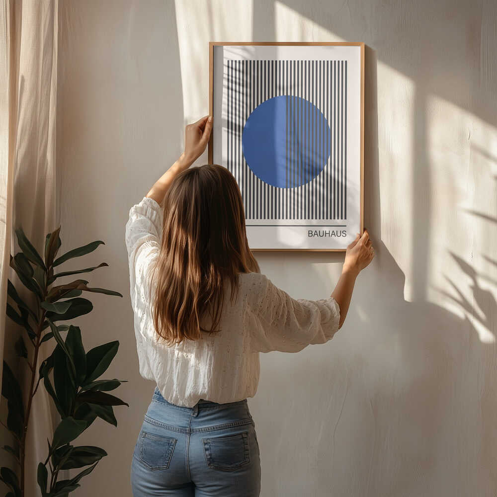 Poster mit geometrischem blauem Kreis