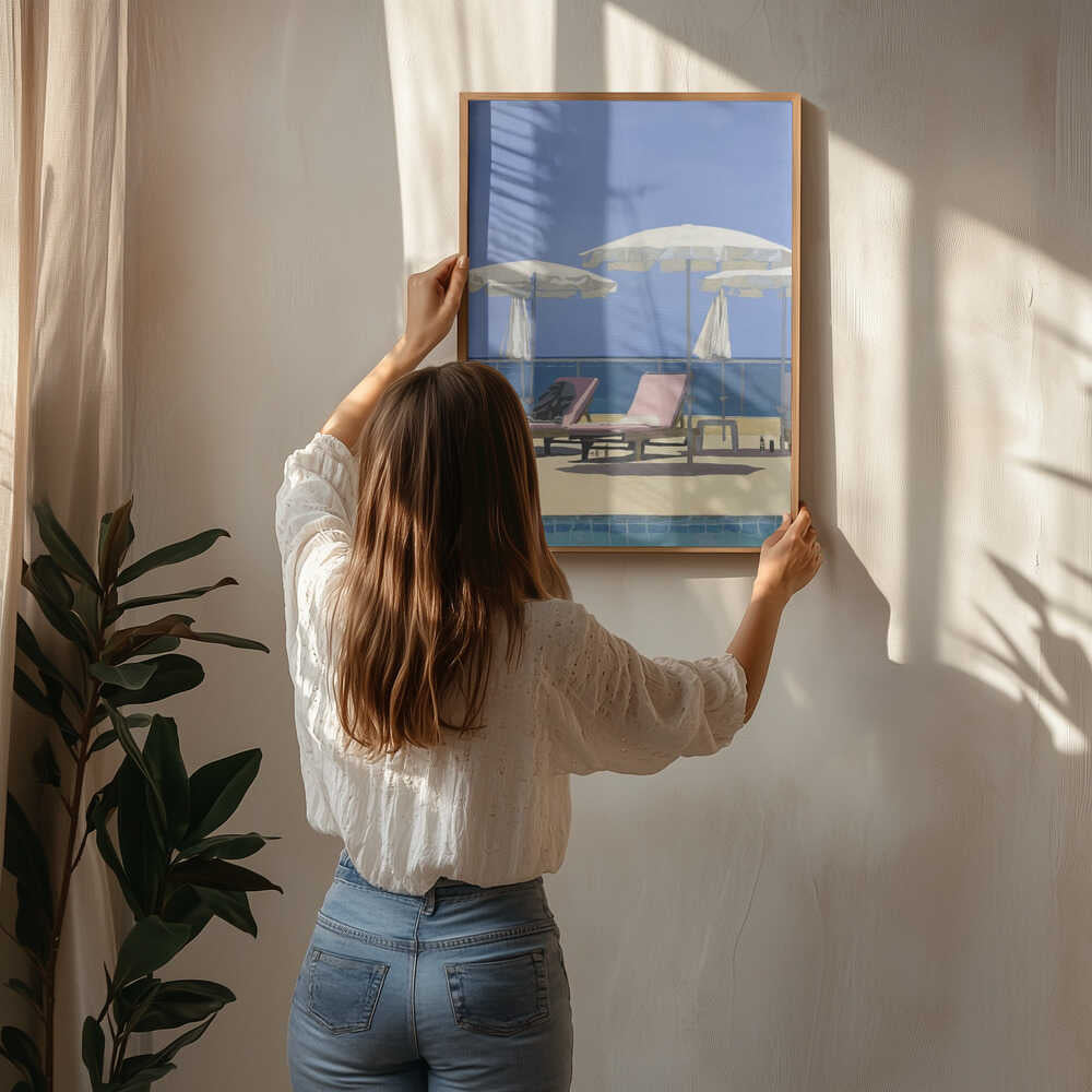 Poster mit Sonnenliegen am Sommerstrand