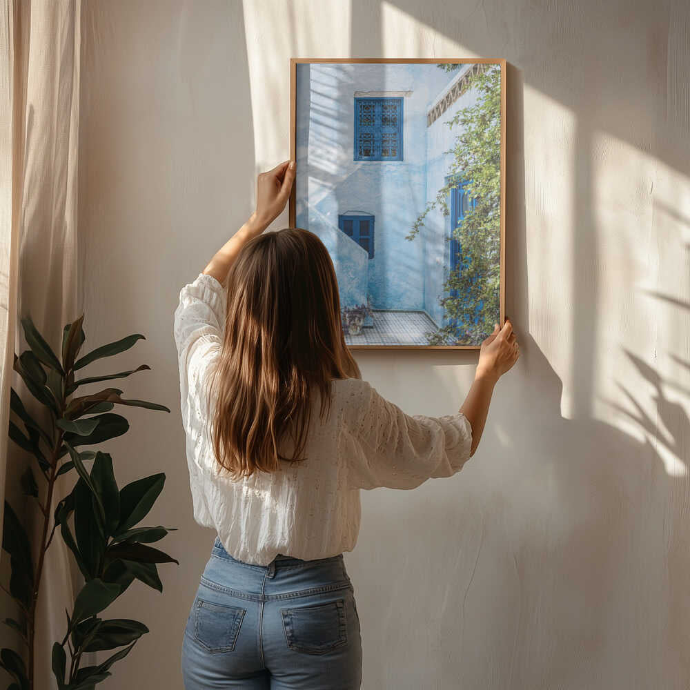 Blauer mediterraner Innenhof Poster